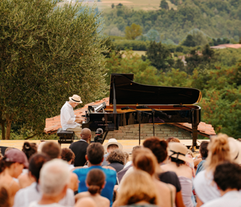 Pianoforte e concerto all’aperto di Ludovico Einaudi